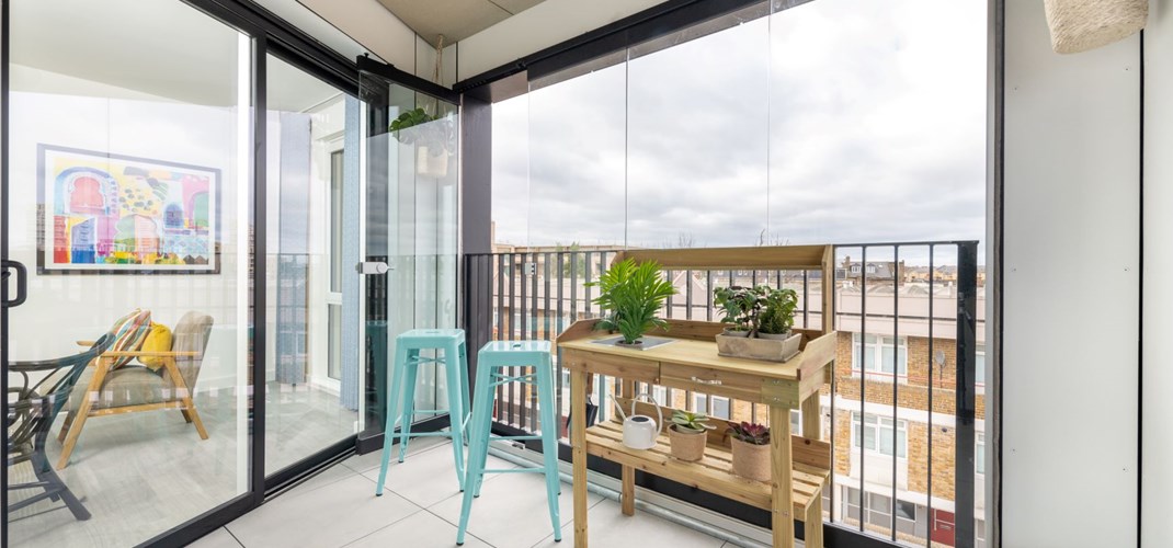 Tyler House  - Apartment balcony